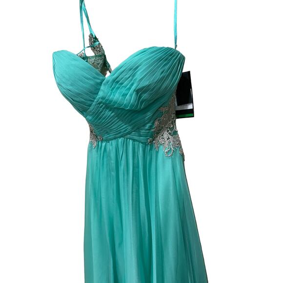 La Femme Elegant Chiffon Gown Size 6 New with Tags - Picture 5 of 8